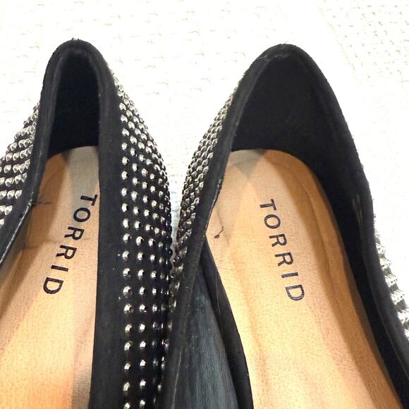Torrid Black Flats with Silver Accents - Picture 4 of 9